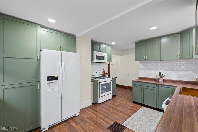 619 Tallmadge Road, Cuyahoga Falls, OH 44221