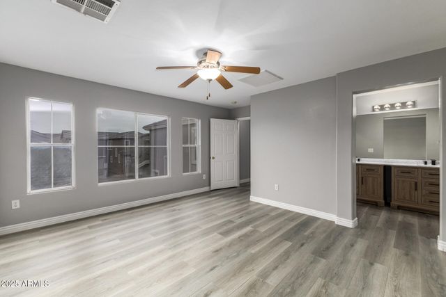 3006 W FERRUCCIO Place, Phoenix, AZ 85086