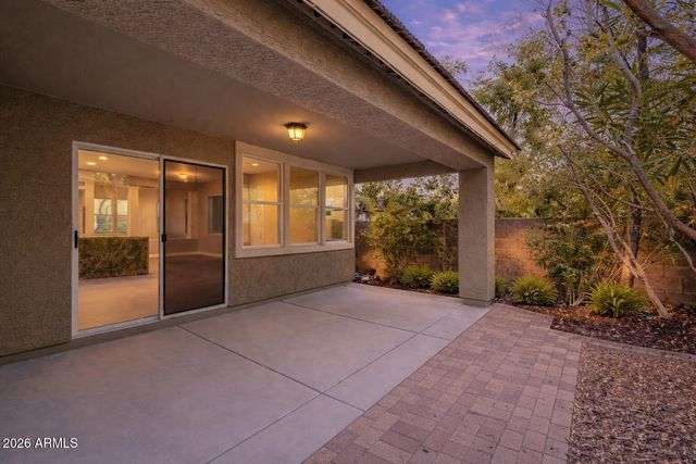 3006 W FERRUCCIO Place, Phoenix, AZ 85086