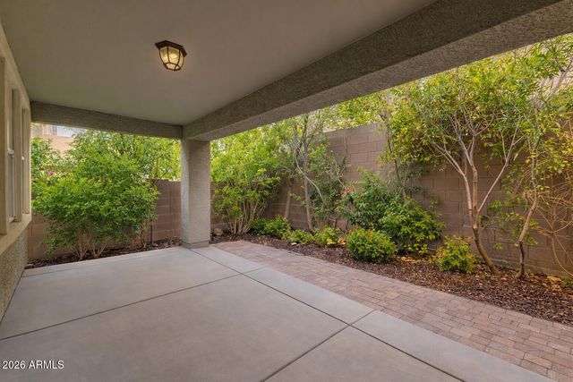 3006 W FERRUCCIO Place, Phoenix, AZ 85086