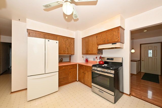 4745 Shasta DRIVE, Brookfield, WI 53045