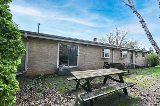 4745 Shasta DRIVE, Brookfield, WI 53045