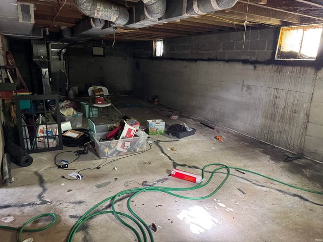 109 E Roe, Ossian, IN 46777