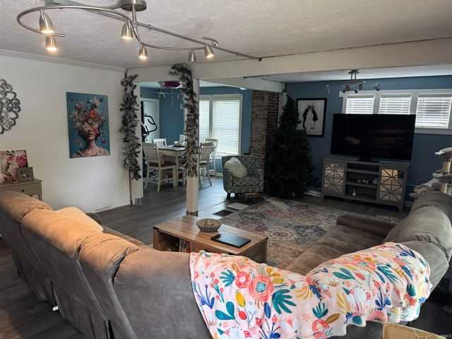 109 E Roe, Ossian, IN 46777