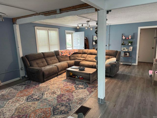 109 E Roe, Ossian, IN 46777