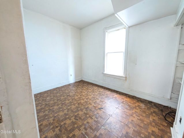 16 Paulding Street, Schenectady, NY 12308