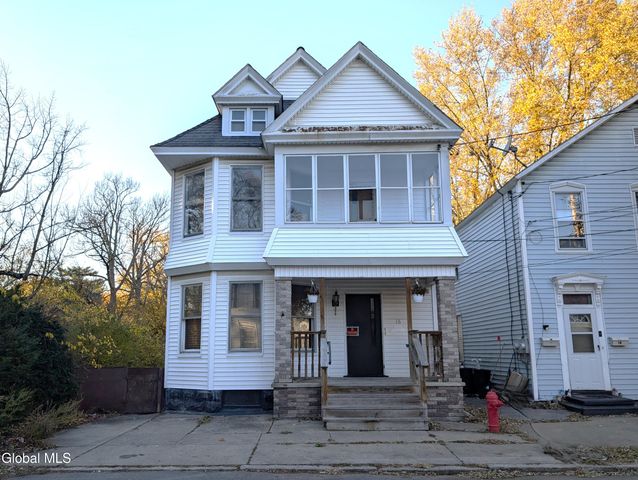 16 Paulding Street, Schenectady, NY 12308