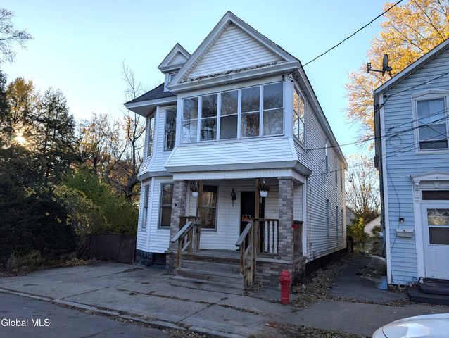 16 Paulding Street, Schenectady, NY 12308