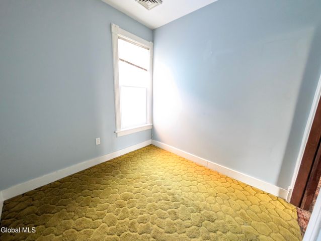 16 Paulding Street, Schenectady, NY 12308