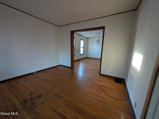 16 Paulding Street, Schenectady, NY 12308