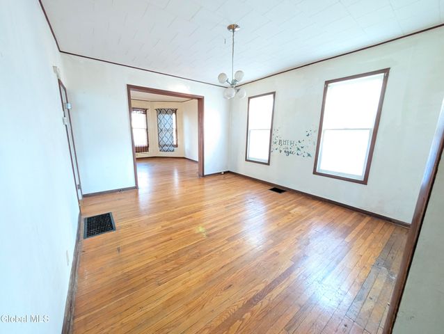 16 Paulding Street, Schenectady, NY 12308