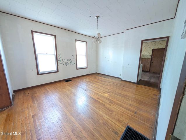 16 Paulding Street, Schenectady, NY 12308