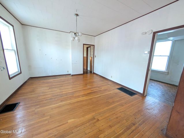 16 Paulding Street, Schenectady, NY 12308