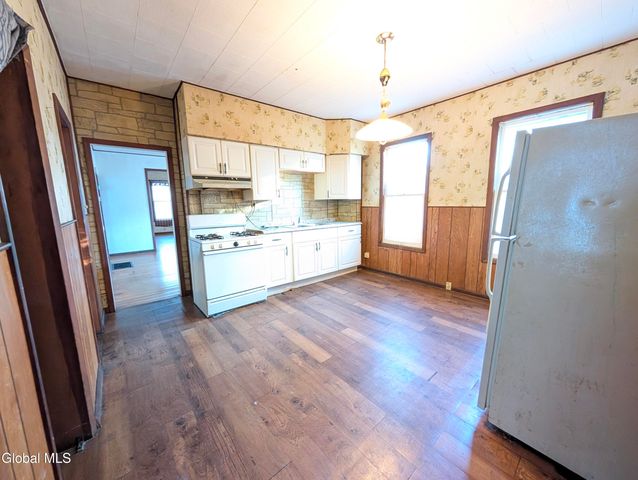 16 Paulding Street, Schenectady, NY 12308