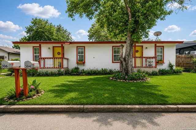 306 E Lindbergh Blvd, Universal City, TX 78148