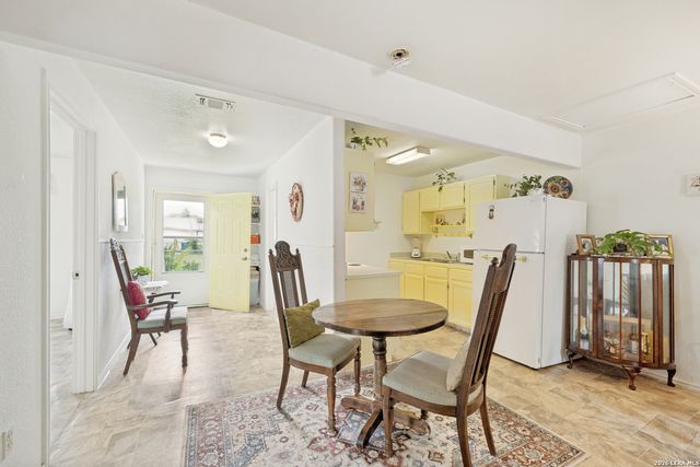 306 E Lindbergh Blvd, Universal City, TX 78148
