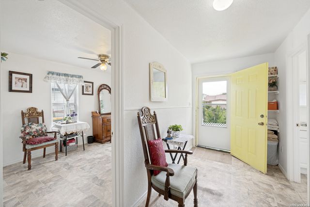 306 E Lindbergh Blvd, Universal City, TX 78148