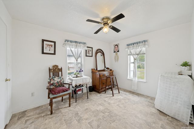 306 E Lindbergh Blvd, Universal City, TX 78148