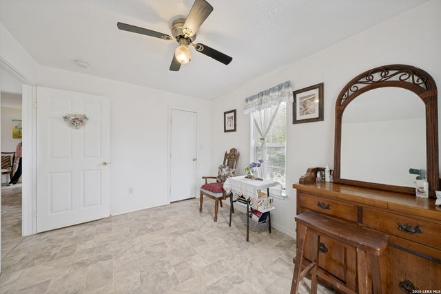 306 E Lindbergh Blvd, Universal City, TX 78148