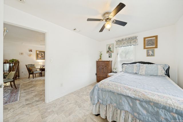 306 E Lindbergh Blvd, Universal City, TX 78148