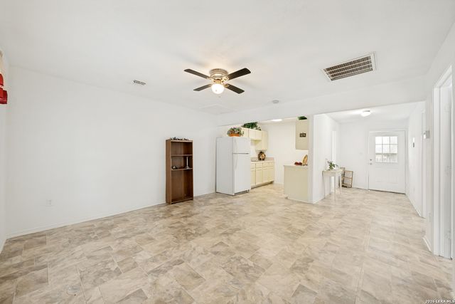 306 E Lindbergh Blvd, Universal City, TX 78148