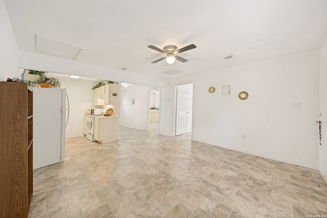 306 E Lindbergh Blvd, Universal City, TX 78148