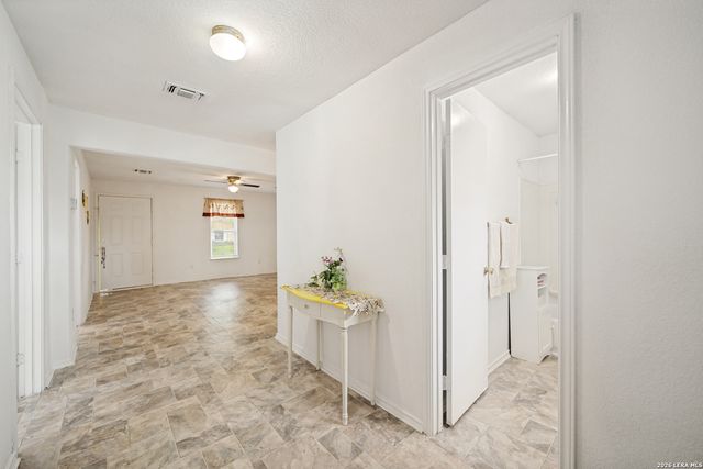 306 E Lindbergh Blvd, Universal City, TX 78148