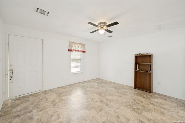 306 E Lindbergh Blvd, Universal City, TX 78148