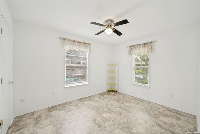 306 E Lindbergh Blvd, Universal City, TX 78148
