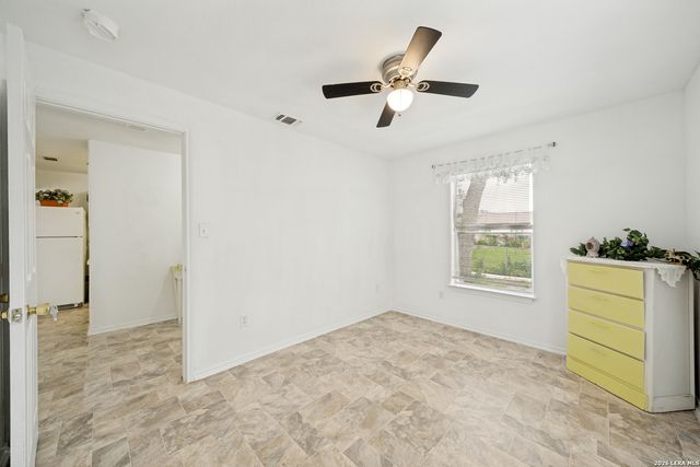 306 E Lindbergh Blvd, Universal City, TX 78148