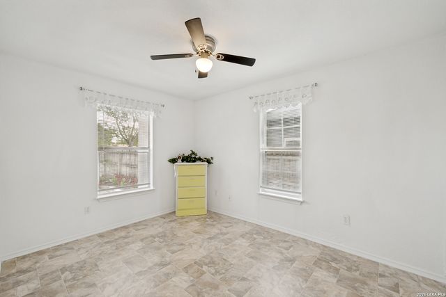 306 E Lindbergh Blvd, Universal City, TX 78148