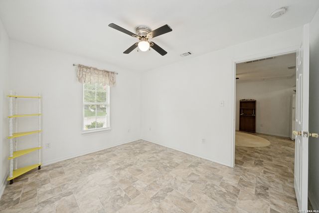 306 E Lindbergh Blvd, Universal City, TX 78148