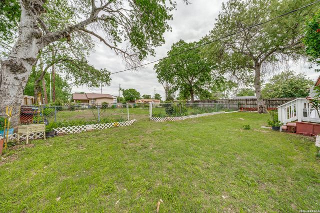 306 E Lindbergh Blvd, Universal City, TX 78148