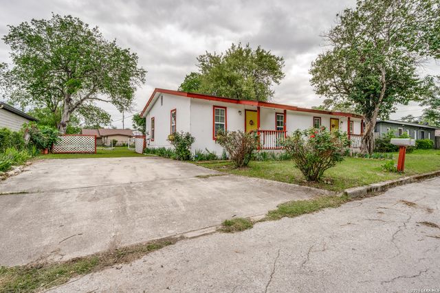 306 E Lindbergh Blvd, Universal City, TX 78148
