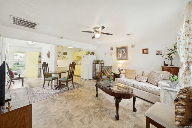 306 E Lindbergh Blvd, Universal City, TX 78148