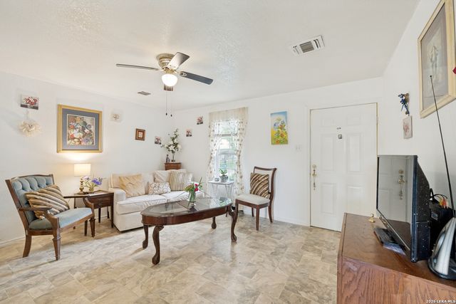306 E Lindbergh Blvd, Universal City, TX 78148