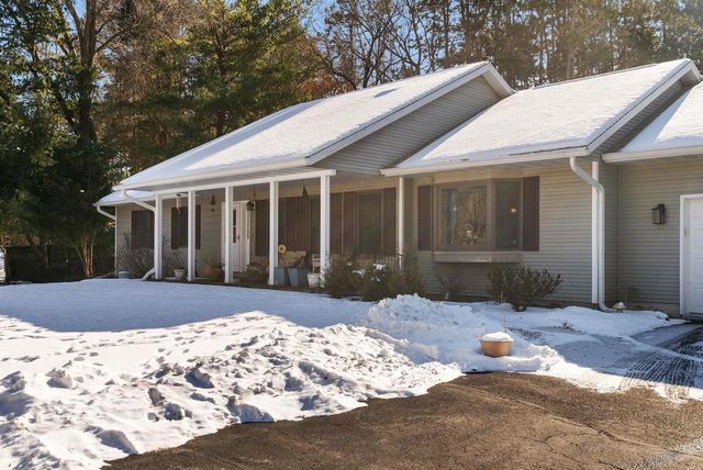 N4412 Wolff Road, Cambridge, WI 53523