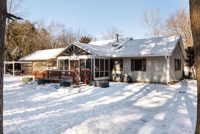 N4412 Wolff Road, Cambridge, WI 53523