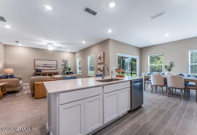 578 AVALON WOODS Lane, Jacksonville, FL 32218