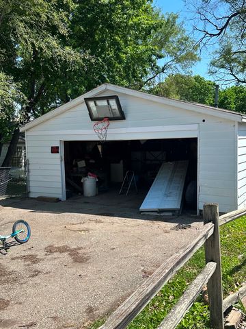 1501 E 25th Street, Des Moines, IA 50317