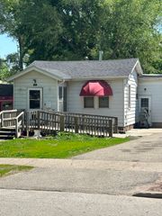 1501 E 25th Street, Des Moines, IA 50317