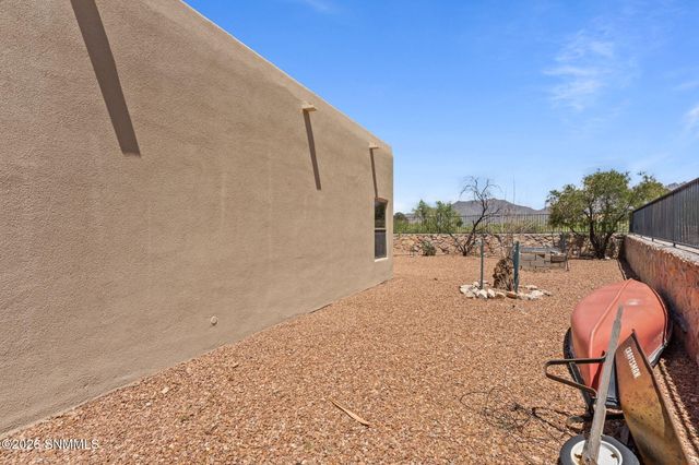 5956 Leaping Lizard Loop, Las Cruces, NM 88012