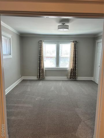 6607 Clayton Road 2E, Clayton, MO 63117