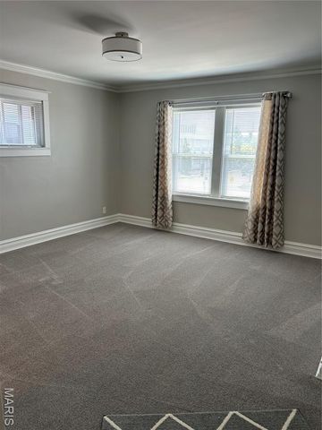 6607 Clayton Road 2E, Clayton, MO 63117