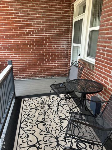 6607 Clayton Road 2E, Clayton, MO 63117