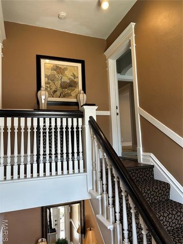 6607 Clayton Road 2E, Clayton, MO 63117