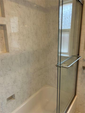 6607 Clayton Road 2E, Clayton, MO 63117