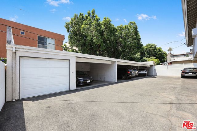 11130 Huston Street, North Hollywood, CA 91601