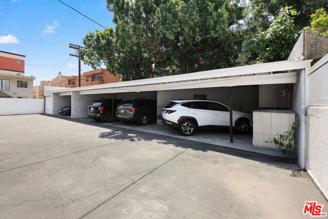 11130 Huston Street, North Hollywood, CA 91601