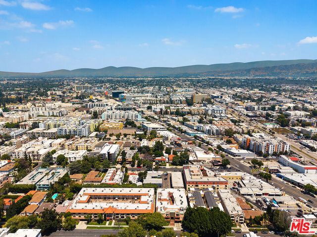 11130 Huston Street, North Hollywood, CA 91601